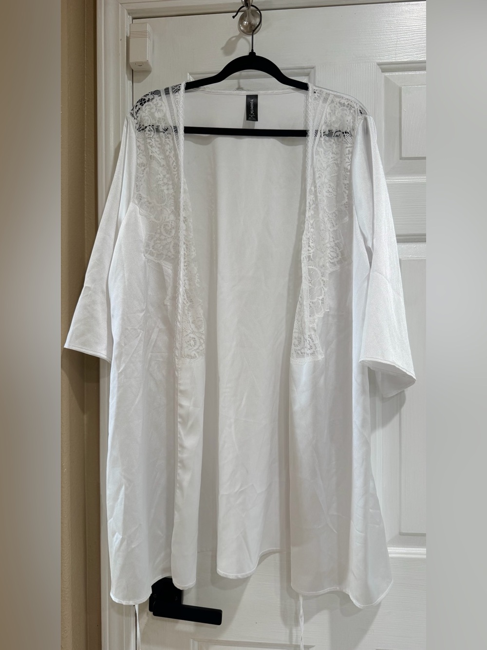 Youmita White Sheer Lace-Trim Kimono Robe